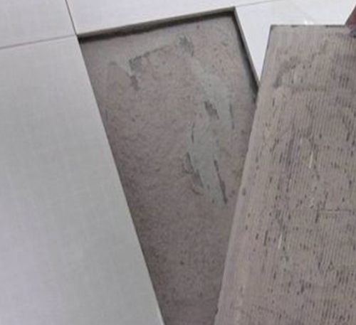 肃南瓷砖空鼓维修公司分享瓷砖铺贴时如果打浆（即涂抹在瓷砖背面和基层上的砂浆或瓷砖胶）过少，会带来以下问题